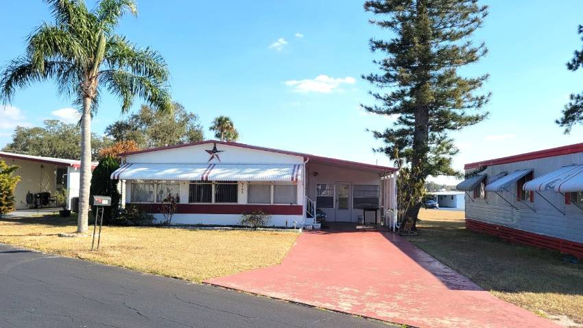 Dundee, FL Mobile Home for Sale located at 168 Juniper Drive West Dell Lake Village